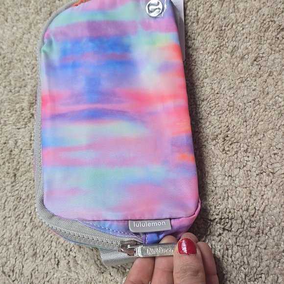 Lululemon NWOT Vapor Tie Dye belt bag - Picture 5 of 5